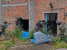 Бойцы спецподразделений Росгвардии провели боевое слаживание группы, убывающей в зону СВО