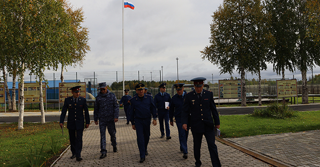 Прокурор Архангельской области Николай Хлустиков проверил состояние законности в воспитательной колонии