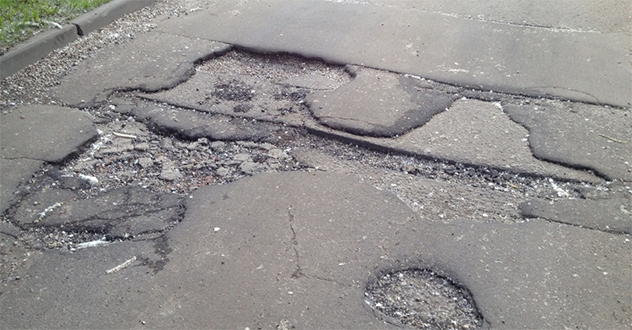 Администрацию Новодвинска обязали отремонтировать дворовой проезд