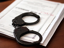 Житель города Новодвинска подозревается в незаконном обороте средств платежей