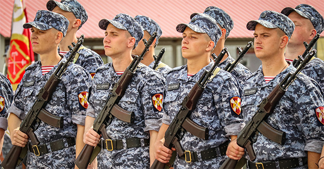 Призванные на службу в Росгвардию из Архангельской области юноши приняли военную присягу