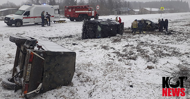 Два внедорожника столкнулись из-за простой невнимательности водителя