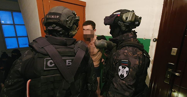 СОБР Росгвардии задержал в Котласе подозреваемого в тяжком преступлении