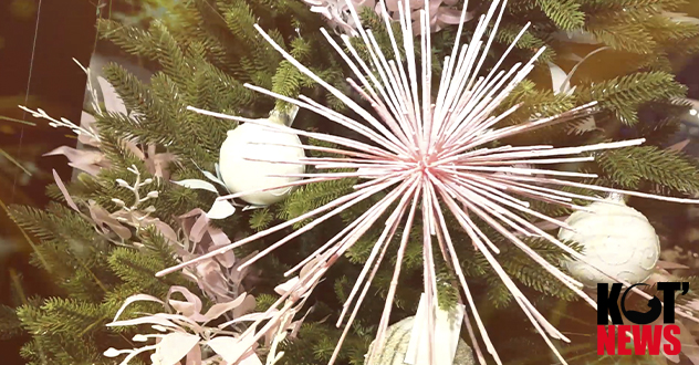 Слабо украсить новогоднюю ель борщевиком?