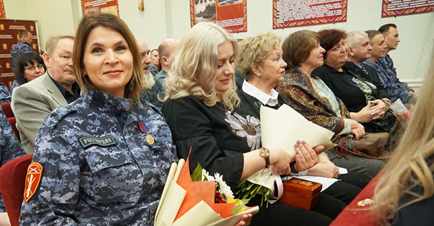 В Архангельске сотрудники подразделений госконтроля и ЛРР Росгвардии отметили профессиональный праздник