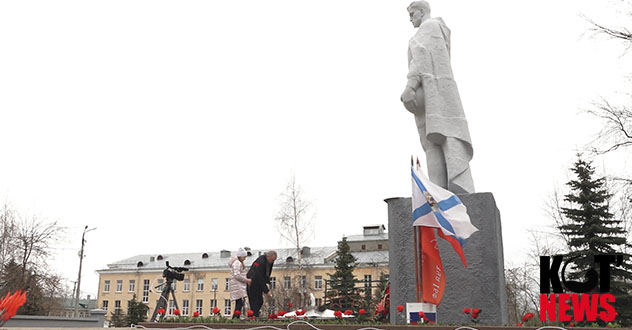 Котлашане возлагали цветы, а полиция не мешала