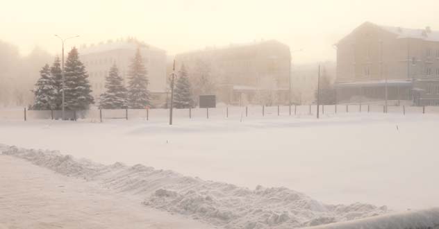А сегодня Котлас с утра был такой: морозный, заснеженный после пурги и слегка туманный.