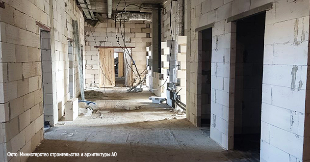 Количество строителей на возведении детской поликлиники должно быть увеличено