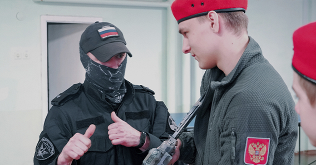 Сотрудники ОМОН Росгвардии организовали познавательную экскурсию для архангельских школьников