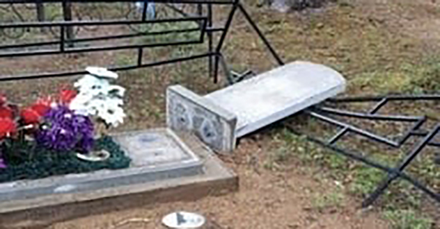 Трое подростков Устьянского района обвиняются в уничтожении и повреждении мест захоронения