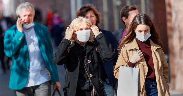 Минздрав призвал сократить посещение общественных мест из-за омикрона