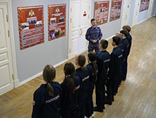 Архангельские школьники посетили с экскурсией региональное управление Росгвардии