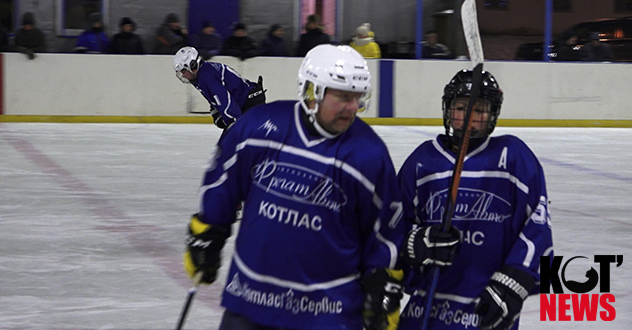 Открытие хоккейного сезона в Вычегодском завершилось потасовкой и остановкой игры