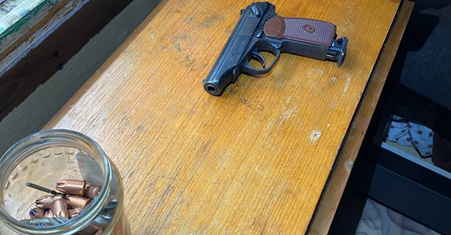 В Архангельске сотрудниками РУФСБ России по Архангельской области совместно с УМВД России по Архангельской области пресечена незаконная деятельность кустарной мастерской по изготовлению и сбыту оружия