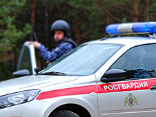 В Коряжме сотрудники Росгвардии по горячим следам задержали гражданина, похитившего денежные средства с чужой банковской карты