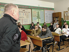 Замкомандира ОМОН «Скорпион» Росгвардии рассказал учащимся архангельского колледжа о службе в отряде