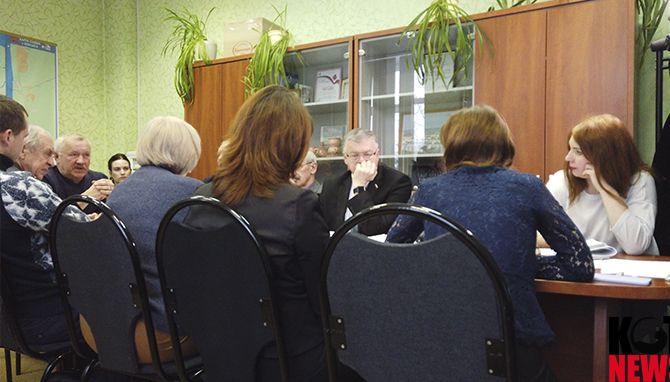 Как старейшины молодых чиновников учат