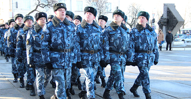 Поздравления с профессиональным праздником принимают работники УФСИН