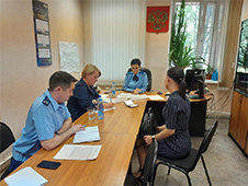 Заместитель прокурора области Калистова Ю.В. и Уполномоченный при Губернаторе Архангельской области по правам ребенка Молчанова Е.В. совместно провели личный прием граждан в Виноградовском районе