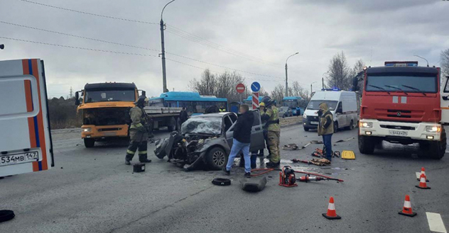 Сотрудниками Госавтоинспекции устанавливаются обстоятельства ДТП, в котором погиб человек