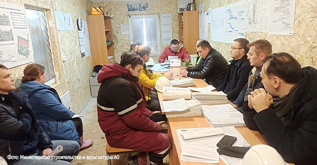 Количество строителей на возведении детской поликлиники должно быть увеличено