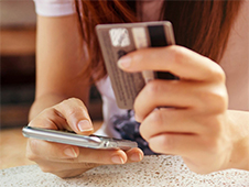 Доверчивая жительница Архангельска отдала мошенникам около 2,7 млн рублей