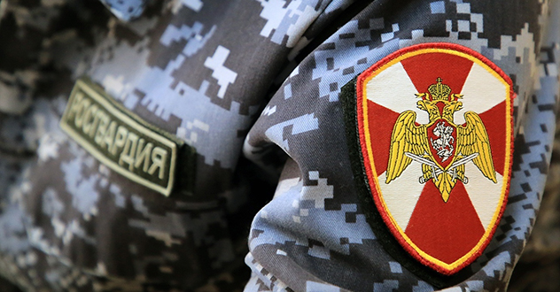 Наряд Росгвардии задержал агрессивного посетителя круглосуточной кулинарии в Архангельске