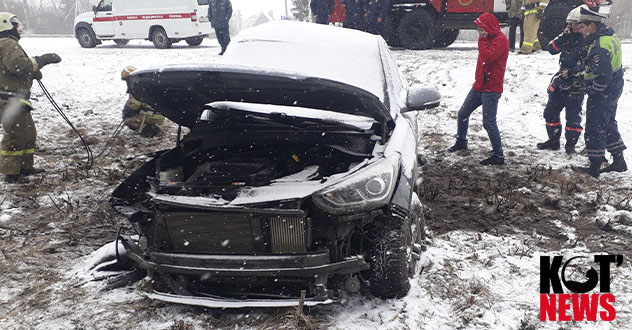 Два внедорожника столкнулись из-за простой невнимательности водителя
