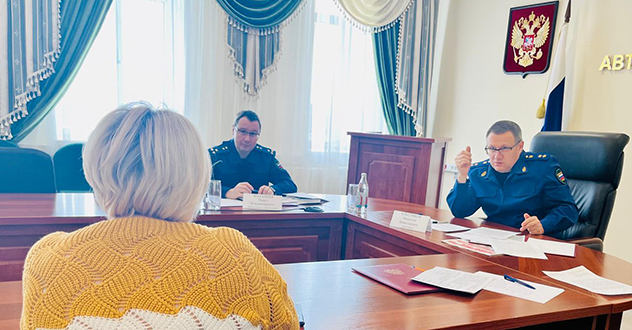 Исполняющим обязанности прокурора Архангельской области и Ненецкого автономного округа Николаем Хлустиковым проведен личный прием граждан в г. Нарьян-Маре