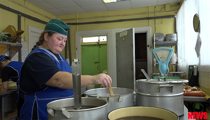 Закон принят, младших школьников обязаны кормить бесплатно