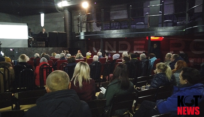 Представитель ЭкоИнтегратора на встречу не пришёл, а зря: людям по-прежнему не хватает информации