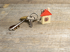 Прокурор Лешуконского района через суд защитил жилищные права несовершеннолетних детей