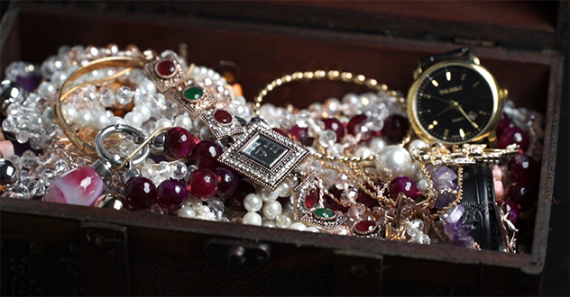 Котласскими полицейскими раскрыта кража ювелирных изделий