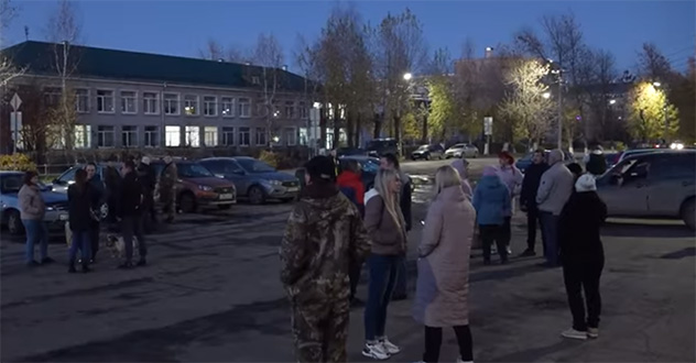 Сегодня в Котласе проводили третью группу мобилизованных.