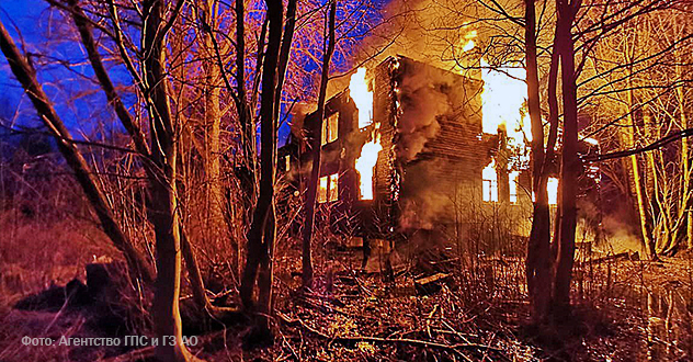 В Маймаксанском округе ночью произошёл крупный пожар: спасены 4 человека