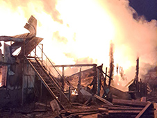 Пожарные ликвидировали крупный пожар в Березнике