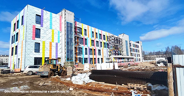 Количество строителей на возведении детской поликлиники должно быть увеличено