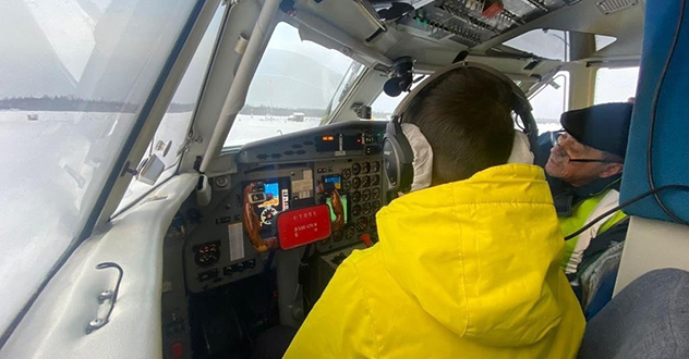 Мальчик из Вельска осуществил новогоднюю мечту — сесть за штурвал вертолета