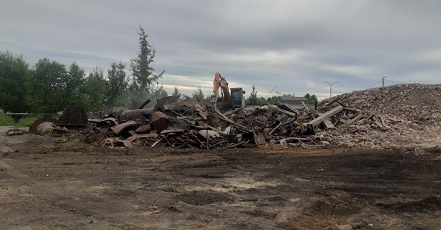 В Холмогорах после вмешательства прокурора органом местного самоуправления снесена заброшенная котельная