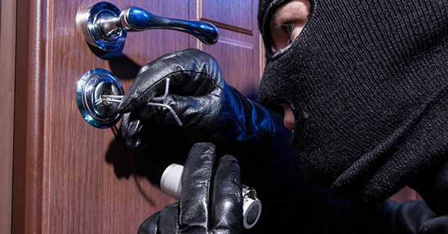 В Виноградовском районе трое студентов осуждены за совершение серии краж из жилых домов