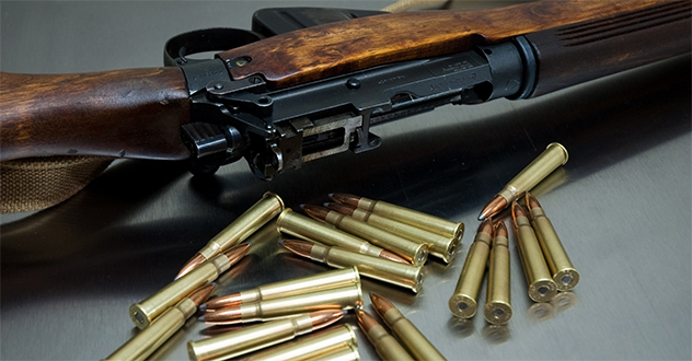 В суд направлено уголовное дело о незаконном хранении огнестрельного оружия, взрывчатых веществ и взрывных устройств, а также вымогательстве