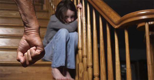 Жителя Няндомского района будут судить за истязание 9-летней падчерицы