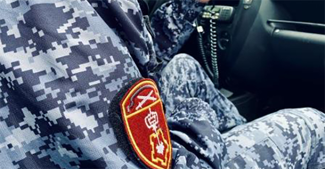 В столице Поморья росгвардейцы выявили и задержали разыскиваемого за кражу гражданина