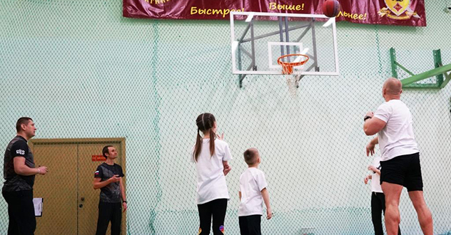 Спортивная игра «Мама, папа, я – росгвардейская семья» состоялась в Архангельске