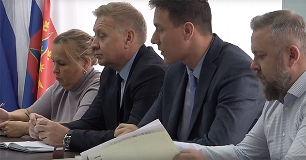 Чиновники про школу №105