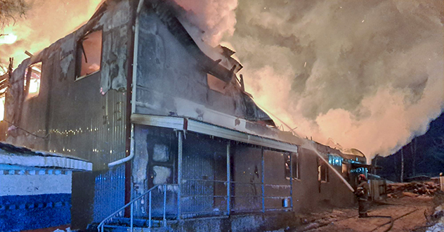 Пожарные ликвидировали крупный пожар в Березнике