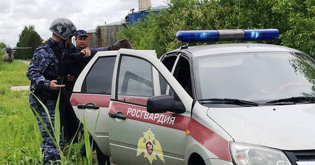 Сотрудники Росгвардии по горячим следам задержали рецидивиста, ограбившего магазин в Архангельске