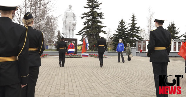 Котлашане возлагали цветы, а полиция не мешала
