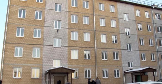 По постановлениям Котласского межрайонного прокурора оштрафован подрядчик, сорвавший сроки строительства двух домов по программе переселения