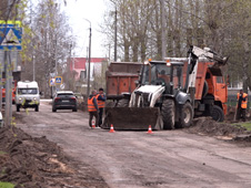 Но про парковку забудьте: на улице Кедрова начался ремонт